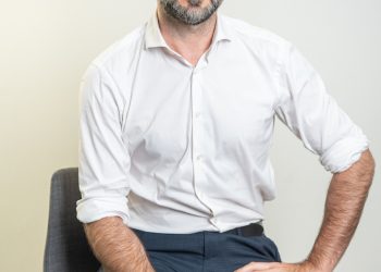 Rafael Palacios asume como vicepresidente ejecutivo de Acades para promover uso del agua desalada frente a grave sequía